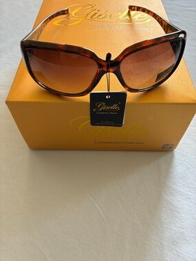 Giselle Women's Tortoise Frame Sunglasses - Brown Gradient Lenses